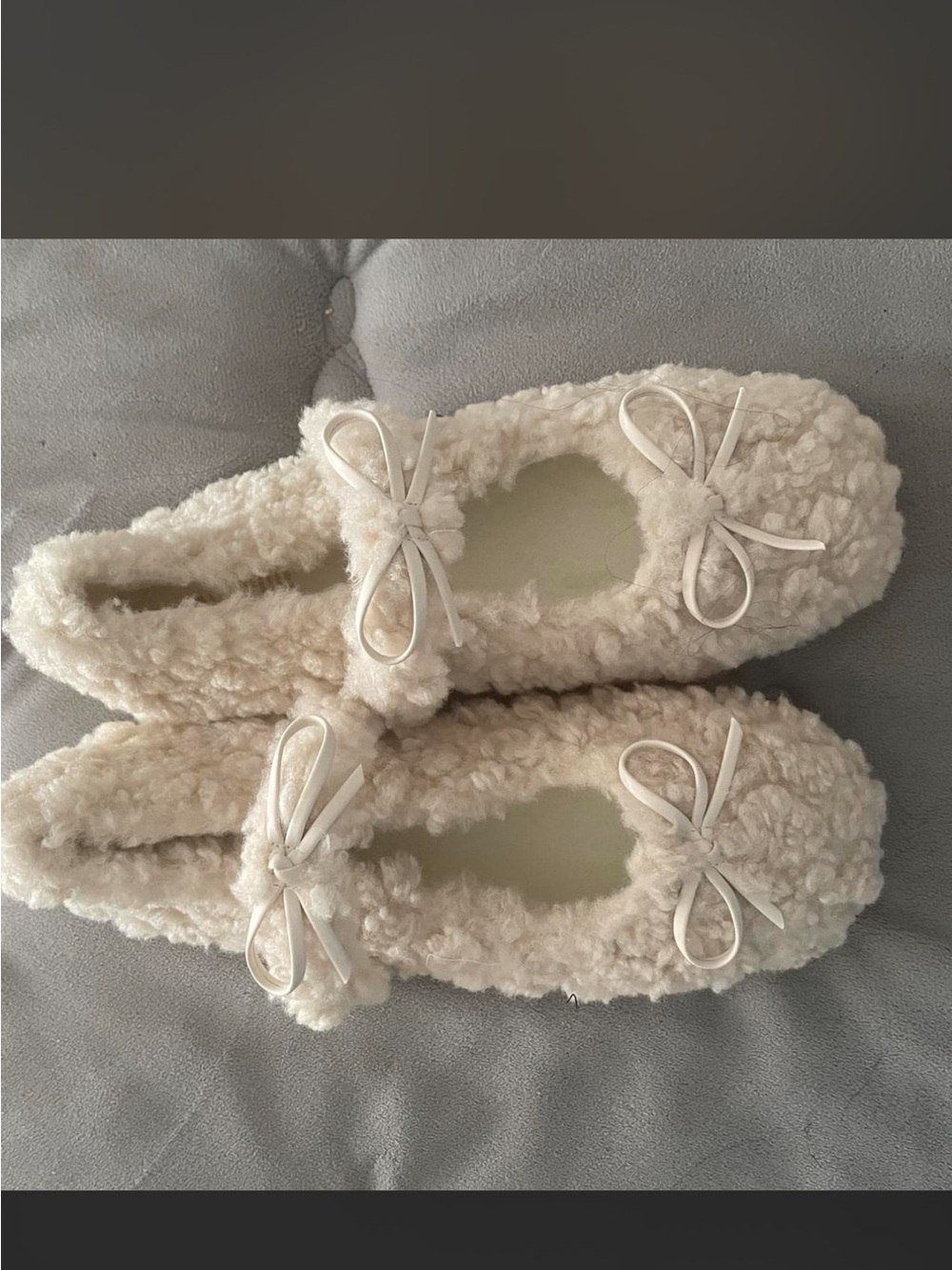 Women’s slippers size 7 like new